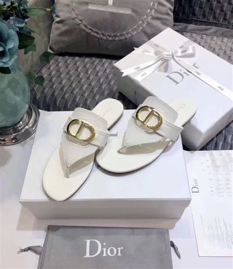 dior 30 montaigne flat thong|30 Montaigne Flat Thong Sandal White Calfskin .